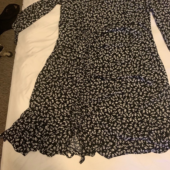 NWT Floral Dress with Ruched Hem - Picture 8 of 11